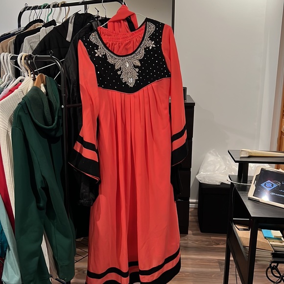 Gorgeous Shalwar Kameez - Picture 2 of 4